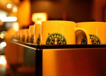 Are Your Savings at Risk? How Often Do HYSA Rates Change and What It Means for You