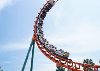 How to Be Happy with Less: A Practical Guide to Minimalist Living