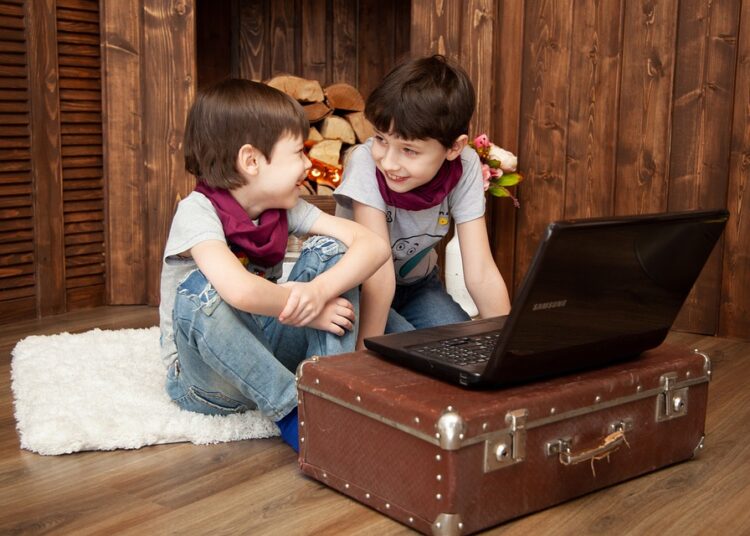 How to Have Fun on a Budget: 7 Frugal Entertainment Ideas for Families