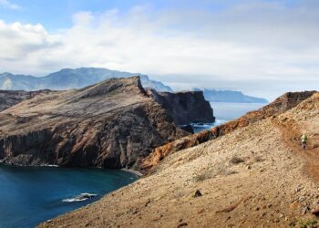 How to Travel the World on a Shoestring: Your Ultimate Guide to Frugal Travel