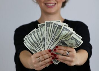 Is It Time to Use Your Emergency Fund? 5 Signs You Shouldn’t Ignore