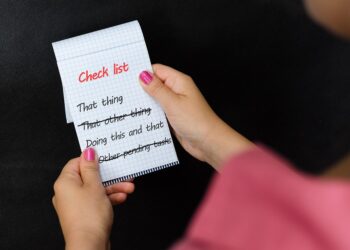 Struggle with Finances? Discover the Ultimate Monthly Financial Checklist to Simplify Your Budgeting