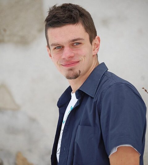 Top 7 Robo-Advisors with Thematic Investing Options: Which One is Right for You?