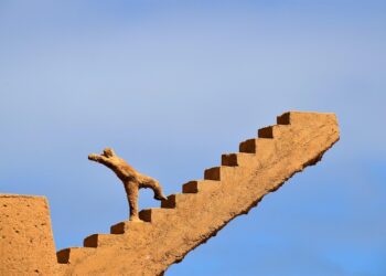 Top 7 Strategies to Seamlessly Integrate Your Career and Financial Goals