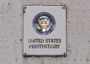 What is a Financial Institution? 7 Key Types You Need to Understand