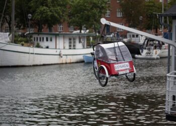 10 Essential Financial Goals for Young Adults: Building a Strong Foundation