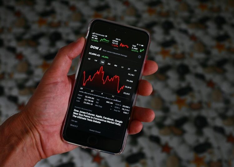 10 Essential Tips for Beginners: Navigating the Stock Market Without Overwhelm