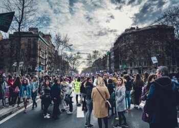 10 Powerful Money Manifestation Techniques to Attract Wealth Instantly