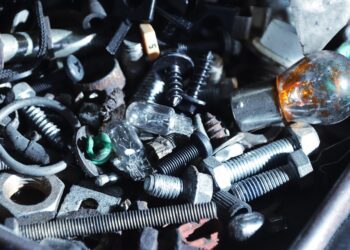 10 Signs You Have Money Clutter (And How to Declutter Your Finances)