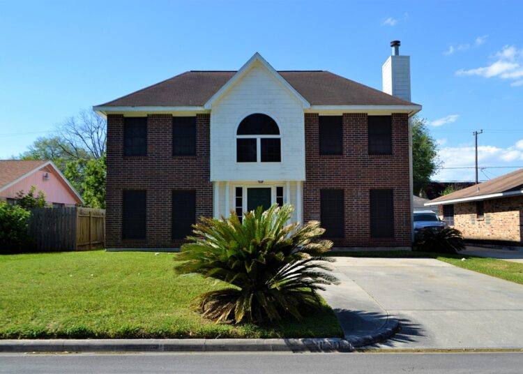 5 Key Differences Between Mortgage Brokers and Direct Lenders: What You Need to Know