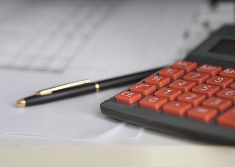 Are You on Track for Early Retirement? Use This FIRE Movement Calculator to Find Out!