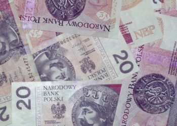 How to Invest Money for Beginners: Avoid These Common Mistakes