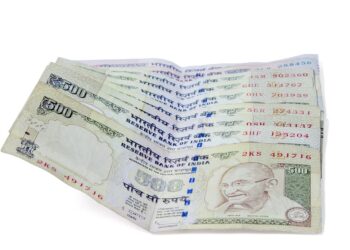 How to Make Smart Financial Choices: Understanding the Difference Between Saving and Investing