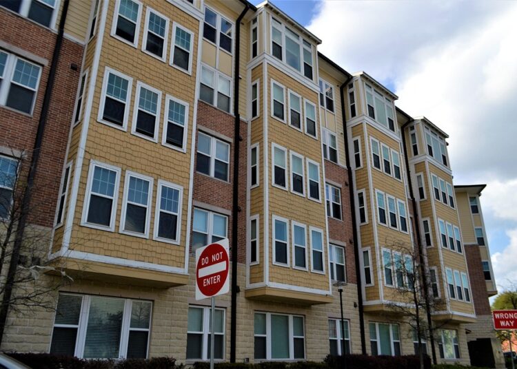 Is Passive Income Right for You? Exploring the Benefits and Challenges