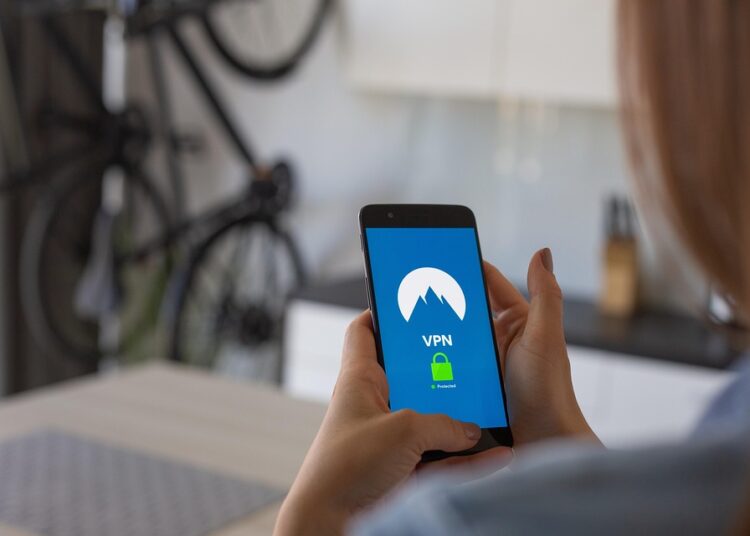 Navigating Your Finances as a Newcomer: Common Challenges and Solutions Navigating Your Finances as a Newcomer: Common Challenges and Solutions