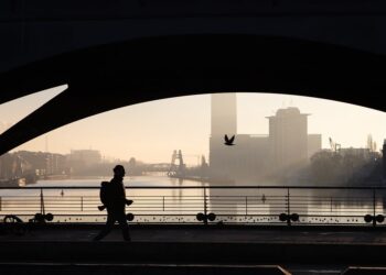 Understanding the Cash Flow Quadrant: How to Maximize Your Income