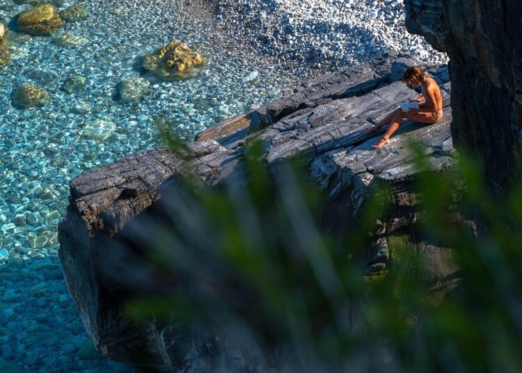 Unlocking the Fine Print: 7 Key Tips on How to Read Your Bank’s Terms and Conditions Effectively Unlocking the Fine Print: 7 Key Tips on How to Read Your Bank’s Terms and Conditions Effectively