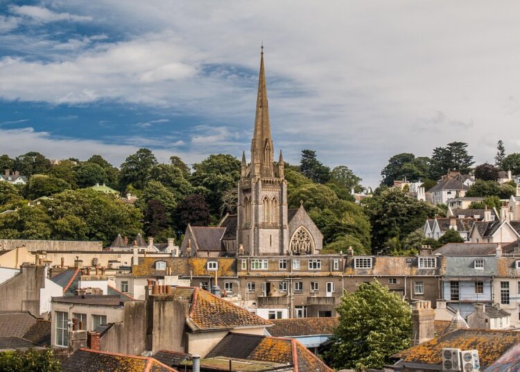 Are Robo-Advisors Worth It? A Deep Dive into the Best Options for UK Residents Are Robo-Advisors Worth It? A Deep Dive into the Best Options for UK Residents