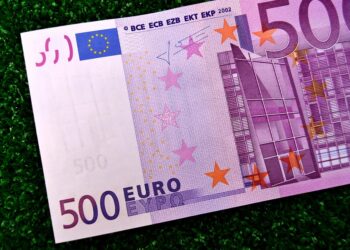 Is Your Internet Bill Too High? 7 Tips to Slash Your Monthly Costs! Is Your Internet Bill Too High? 7 Tips to Slash Your Monthly Costs!