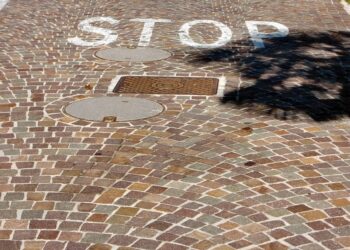 The Ultimate Guide on How to Stop a Debt Spiral: Tips from Financial Experts